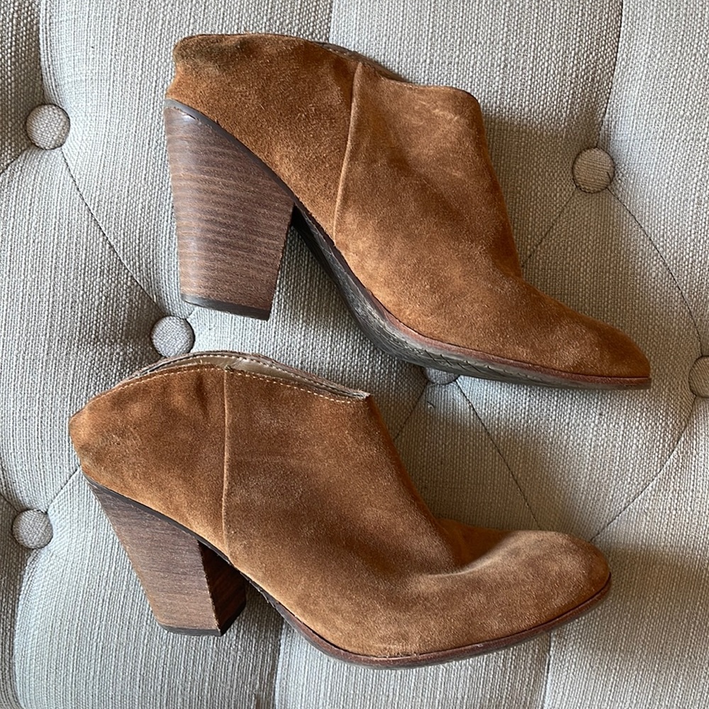 Dolce Vita slip on Suede Bootie